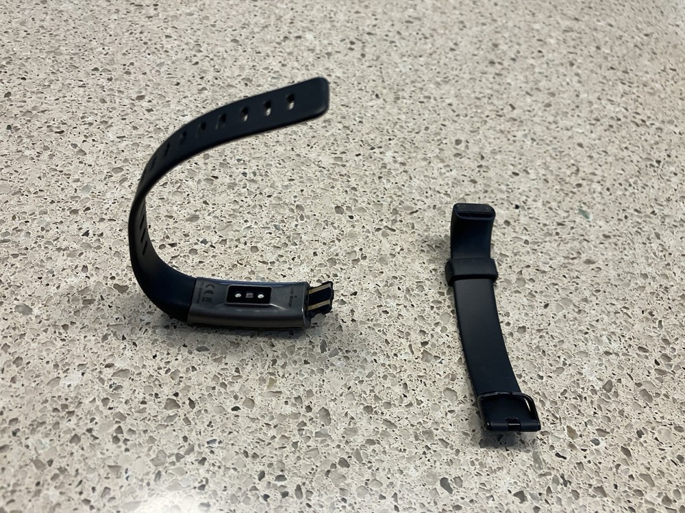 Zururu Black/Silver Activity Fitness