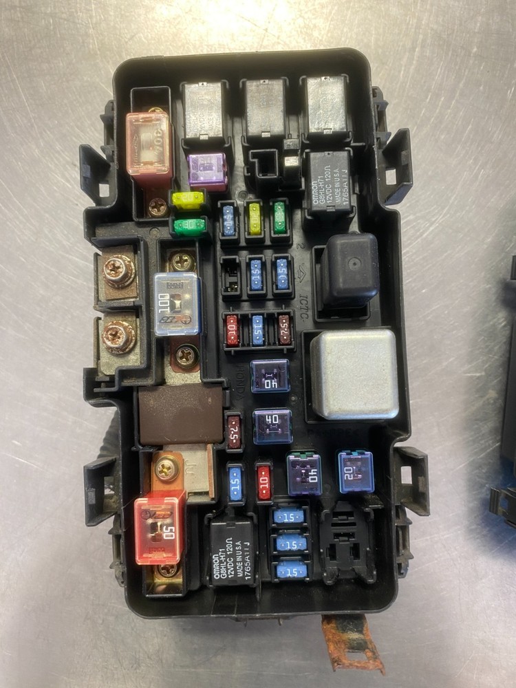 2005 HONDA ELEMENT FUSE BOX SCV-V1