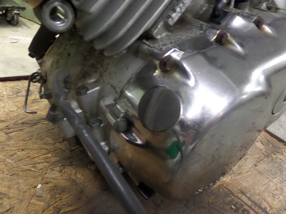 1994 HONDA MAGNA VF750C ENGINE UNKNOWN MILES HAS COMPRESSION.