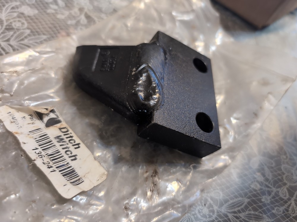 Ditch Witch Bolt On Cutter Teeth 136-241