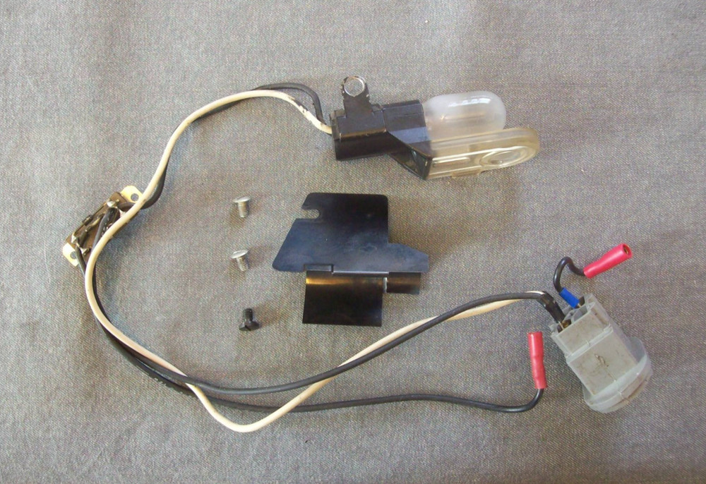 Singer Touch & Sew 620 Sewing Machine Light Socket Unit with Switch & Misc Parts