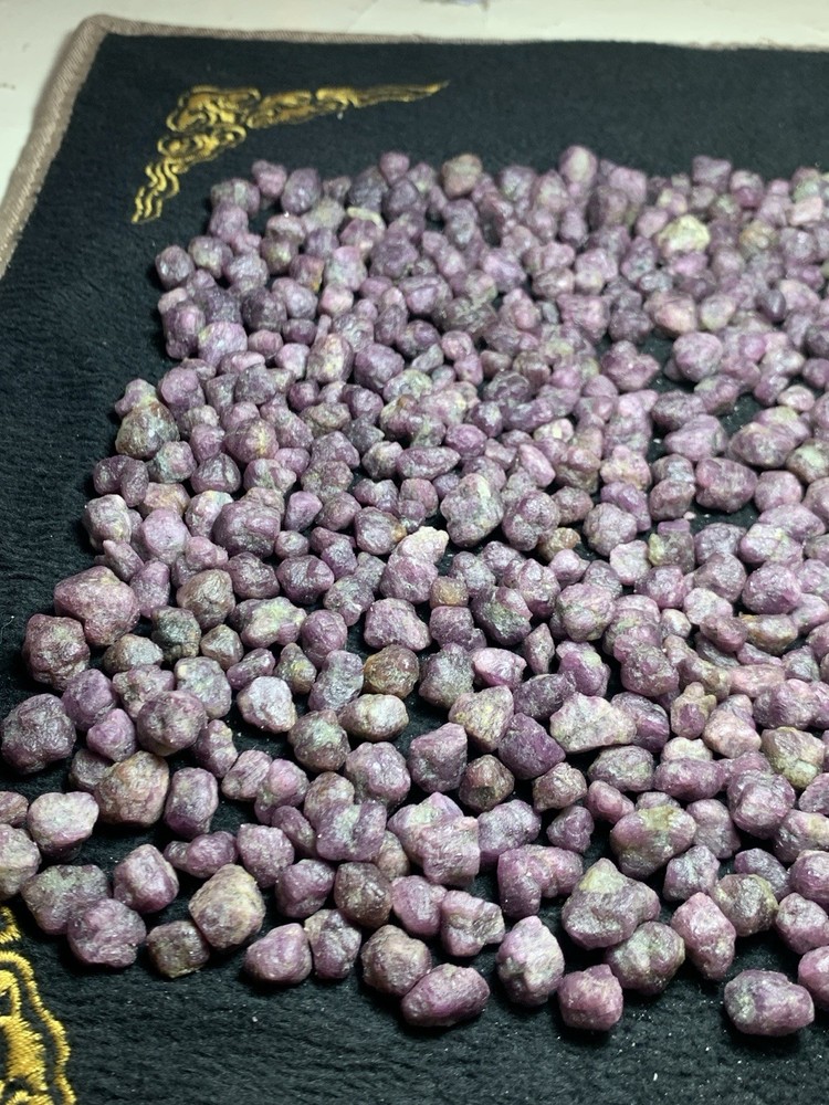5-kg Crystal Type Rough Ruby Corundum From Africa Mine