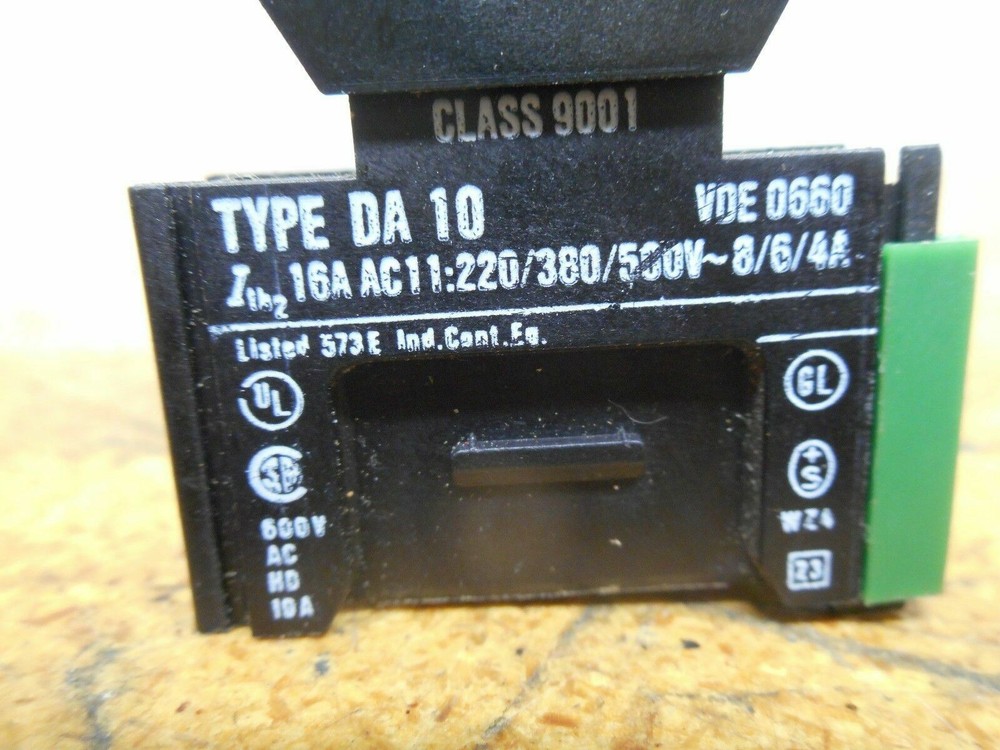 Square 9001-DA10 Contact Block With Selector Switch 2 Position Gently Used