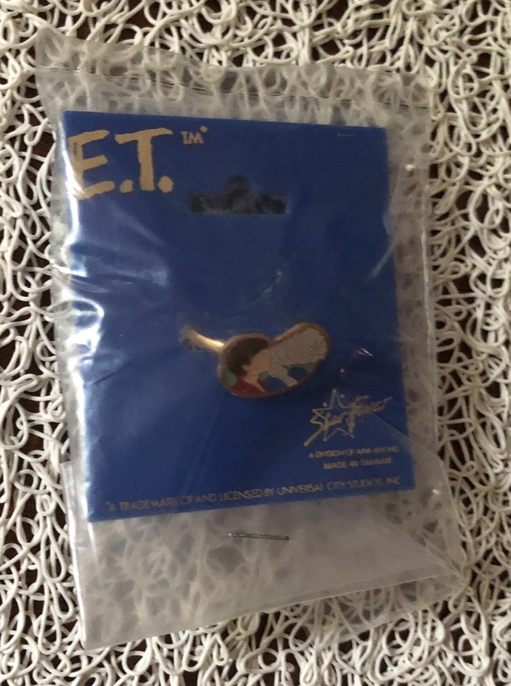 1982 E.T. Set - 3 Rings MIP Unopened & 1 Keychain￼