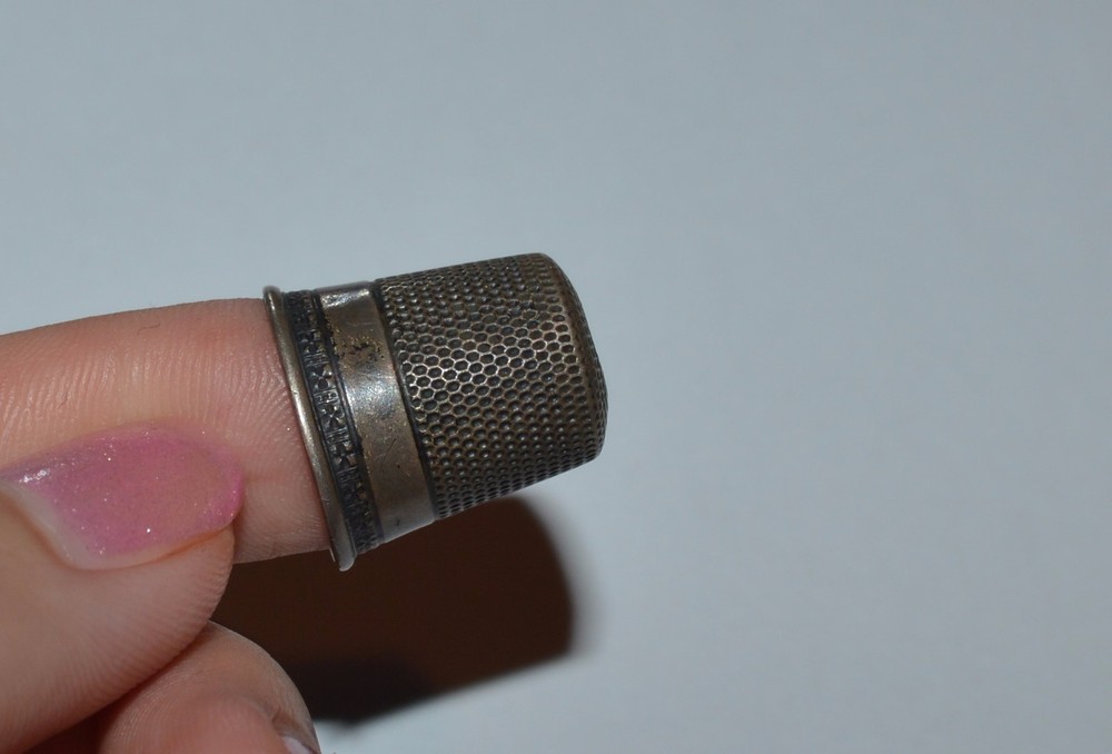 VINTAGE STERLING SILVER THIMBLE