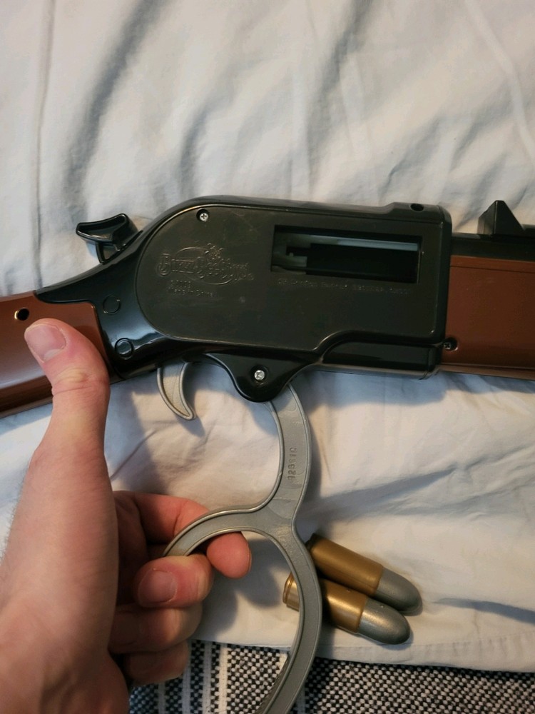 Buzz Bee Toys Marksman Lever Action Shell Ejecting Cosplay/Larp Rifle 2009 READ