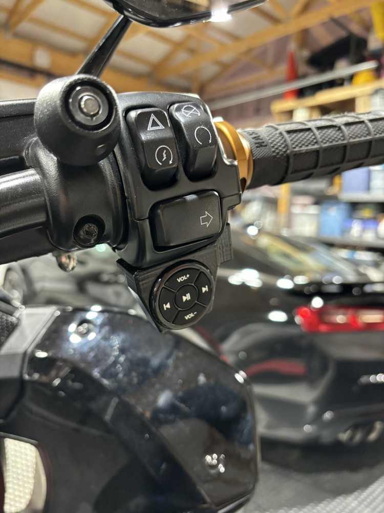 🇺🇸 HALREY DAVIDSON LOW RIDER S/ST CUSTOM BLUETOOTH MOUNT AND CONTROLLER 🇺🇸