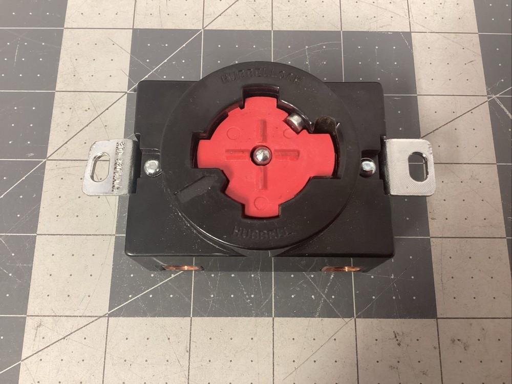 Hubbell Locking Receptacle (LQS35G)