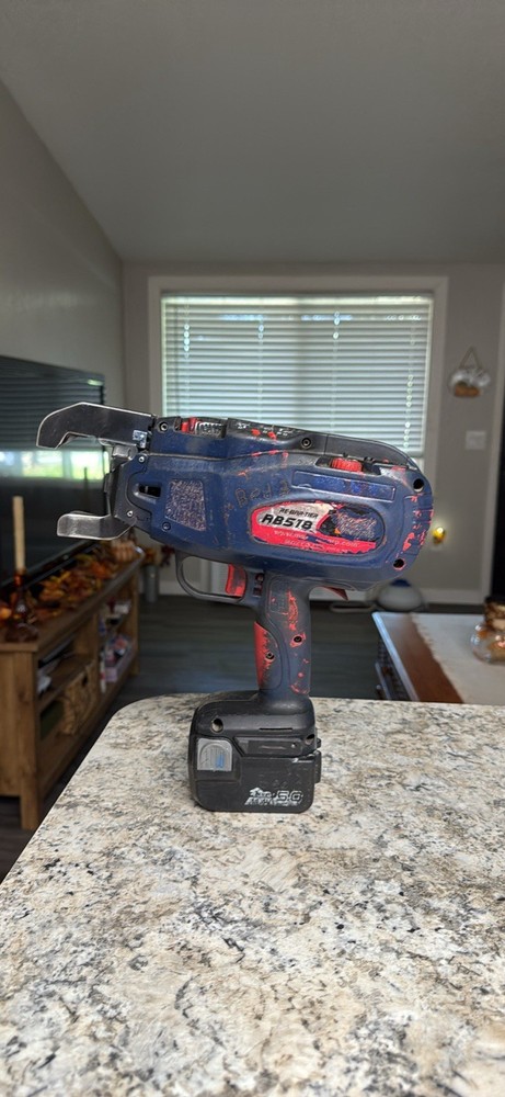 Max RB518 Cordless Rebar Tie Wire Machine