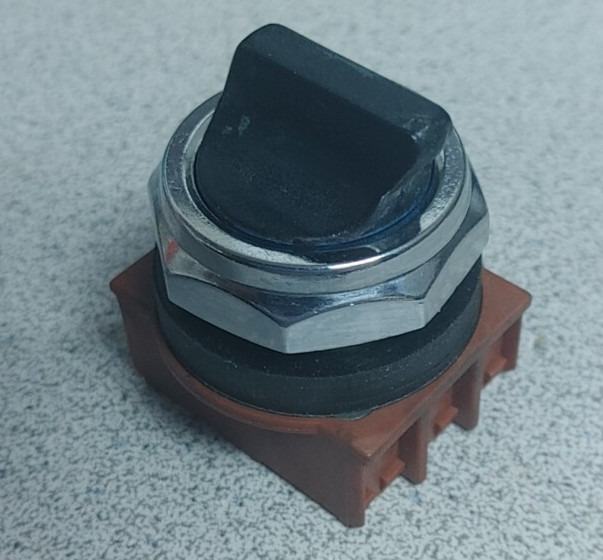 SIEMENS 2 POSITION SELECTOR SWITCH 30mm SPRING RETURN CENTER  QUANTITY!!