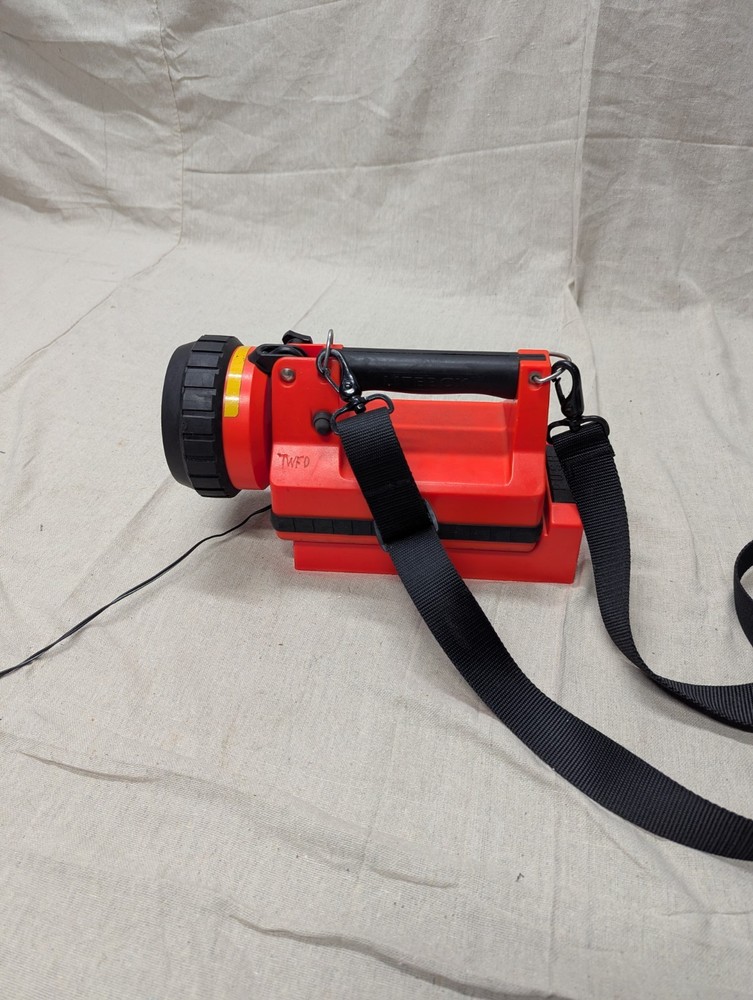 Streamlight LiteBox EMS Firefighter Flashlight With Charger