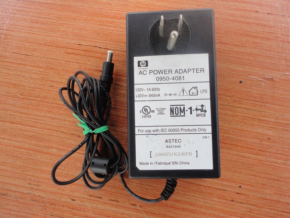 HP AC Power Adapter Model No. 0950-4081 (32v white tip)