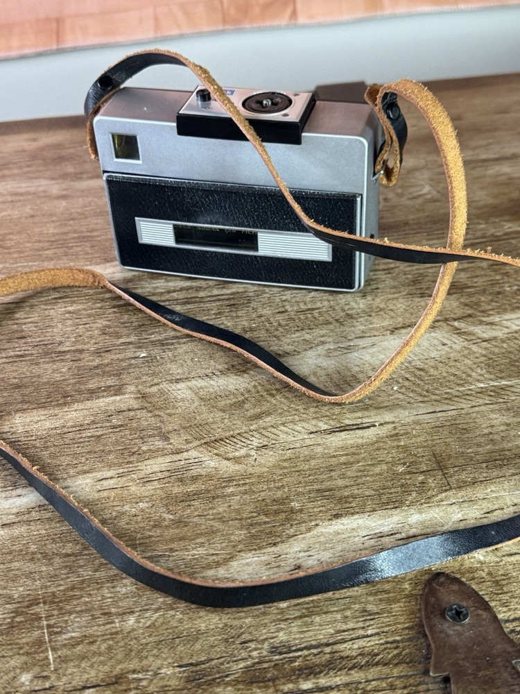 Kodak Instamatic 804, Ektanar Lens, 38 mm.