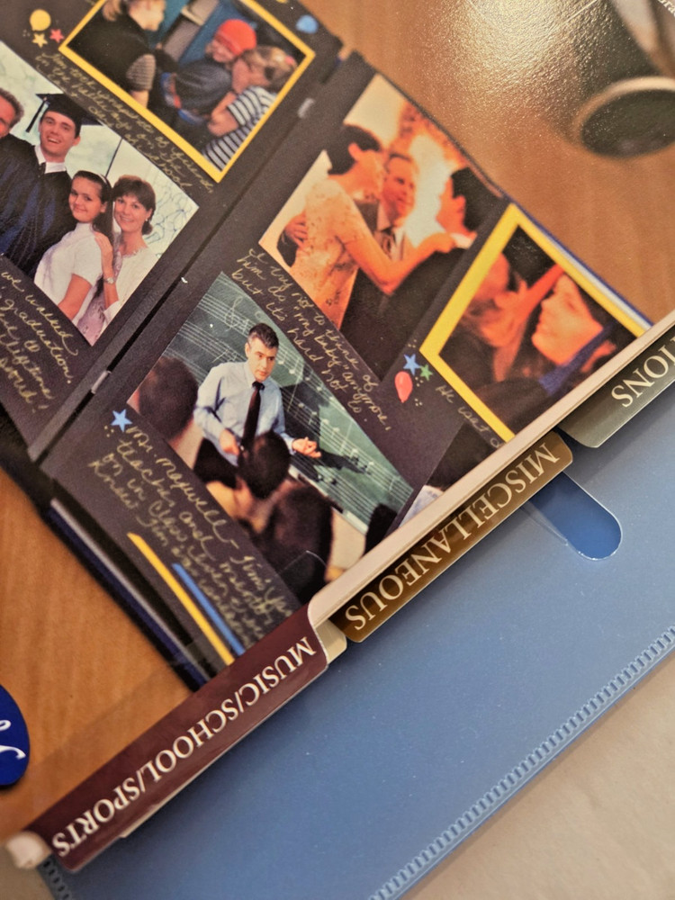 Creative Memories CM BLUE PAGE PATTERNS ORGANIZER BINDER FILLED OVER 200 PAGES