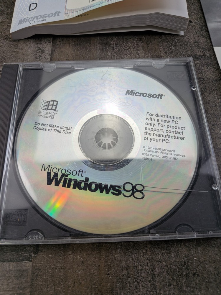 MICROSOFT WINDOWS 98 1ST EDITION FULL OPERATING SYSTEM & Windows 98 Starts Here