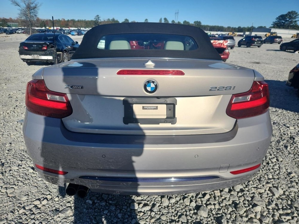 228I 2016 Glove Box 4909902