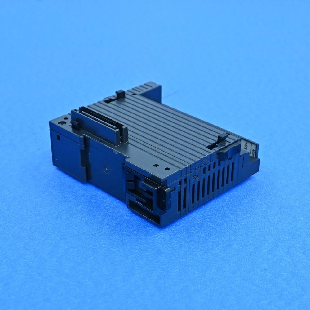 KEYENCE KV-AD40V Analog Output Unit Excellent Condition USED