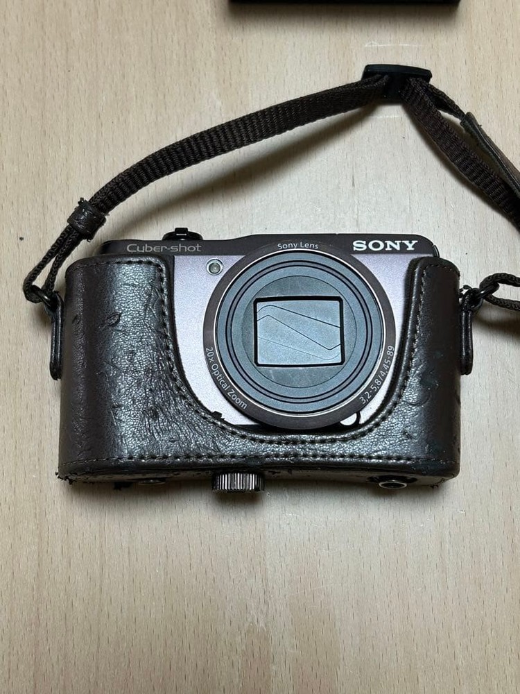 Sony Cyber shot Compact Digital Camera