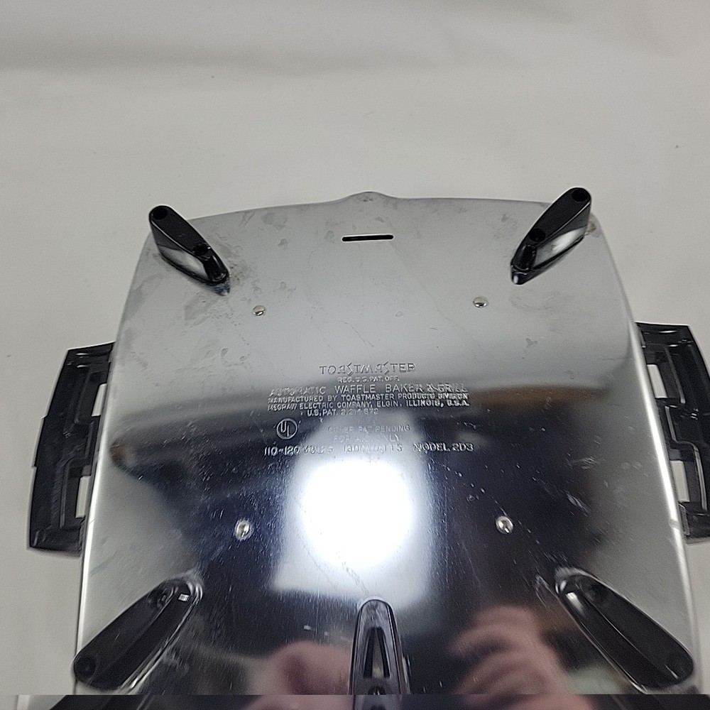 Toastmaster Waffle Iron Maker Model 2D3 Chrome