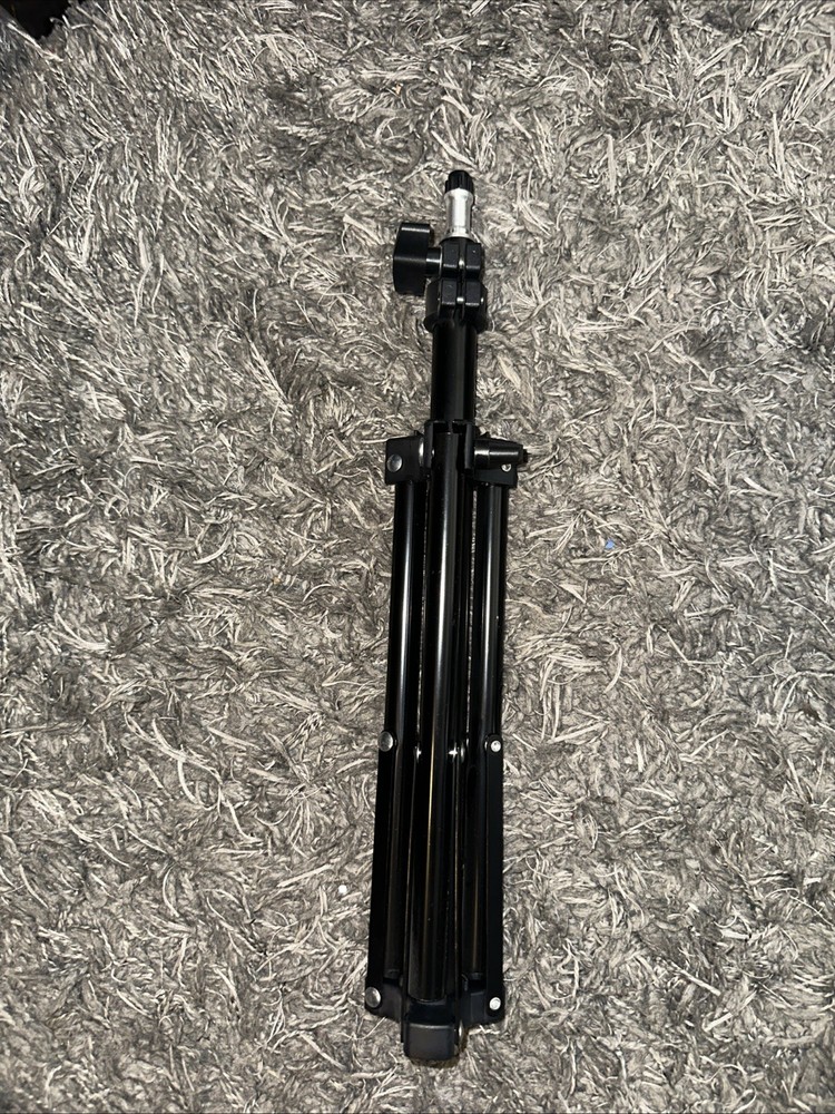 New Mini Desktop Tripod or Light Stand
