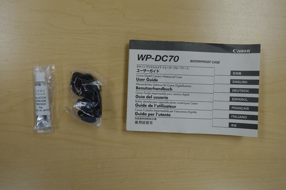 Canon WP-DC70 Digital Camera Case 40M/130ft. (USED - VERY CLEAN)
