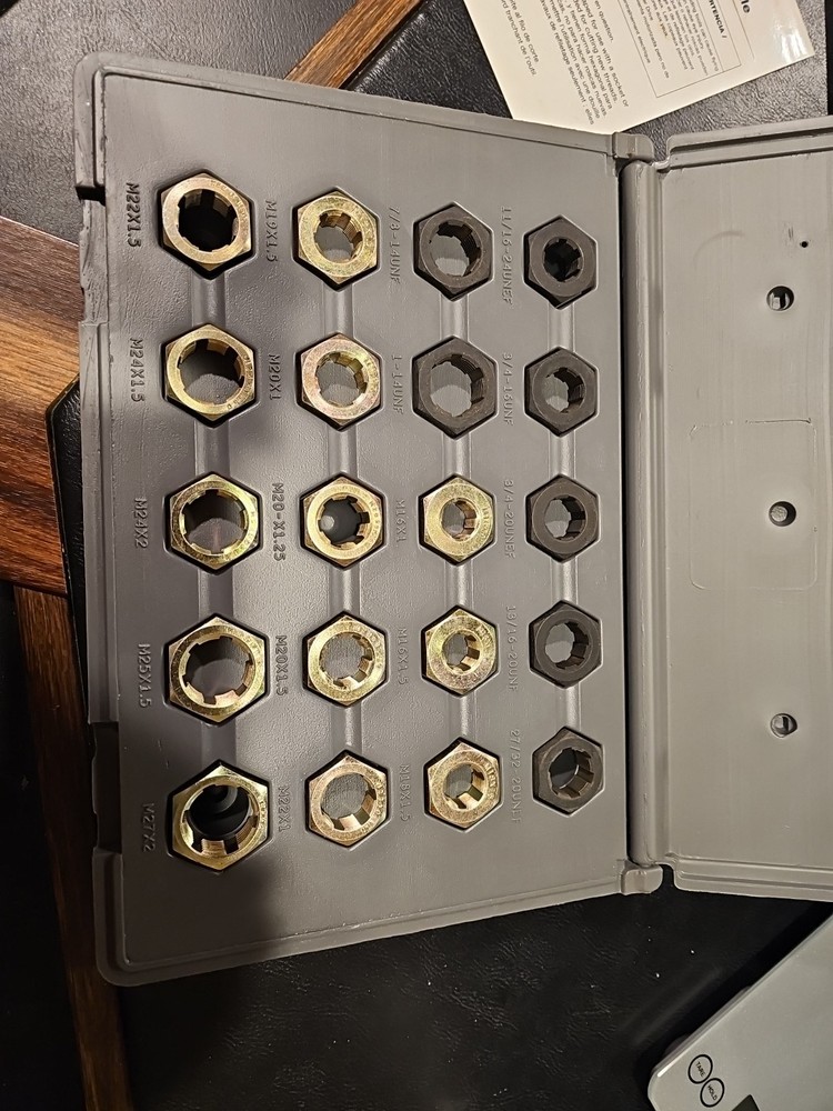 Matco Tools #SR20K "Master Spindle Rethreader Die Set" 20 Pieces