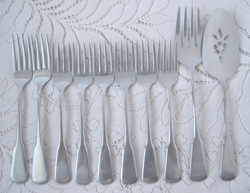 ONEIDA Stainless Flatware Lot YORKTOWNE