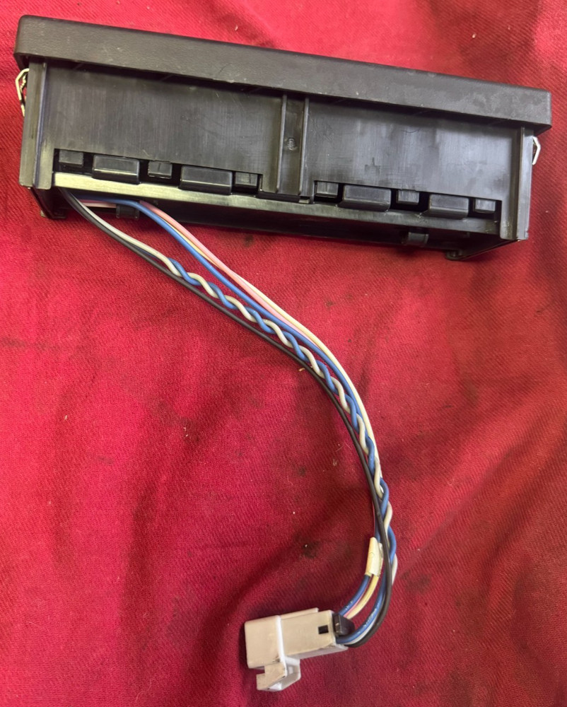 International PROSTAR SWITCH PANEL Dash Panel - Used | Pollak P/N 32289