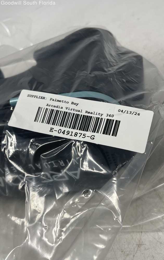 Arcadia Black Adjustable Strap Smartphone 360 Virtual Reality Headset