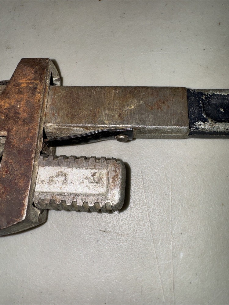 Vintage RED DIAMOND TOOL Adjustable Pipe Wrench 18"