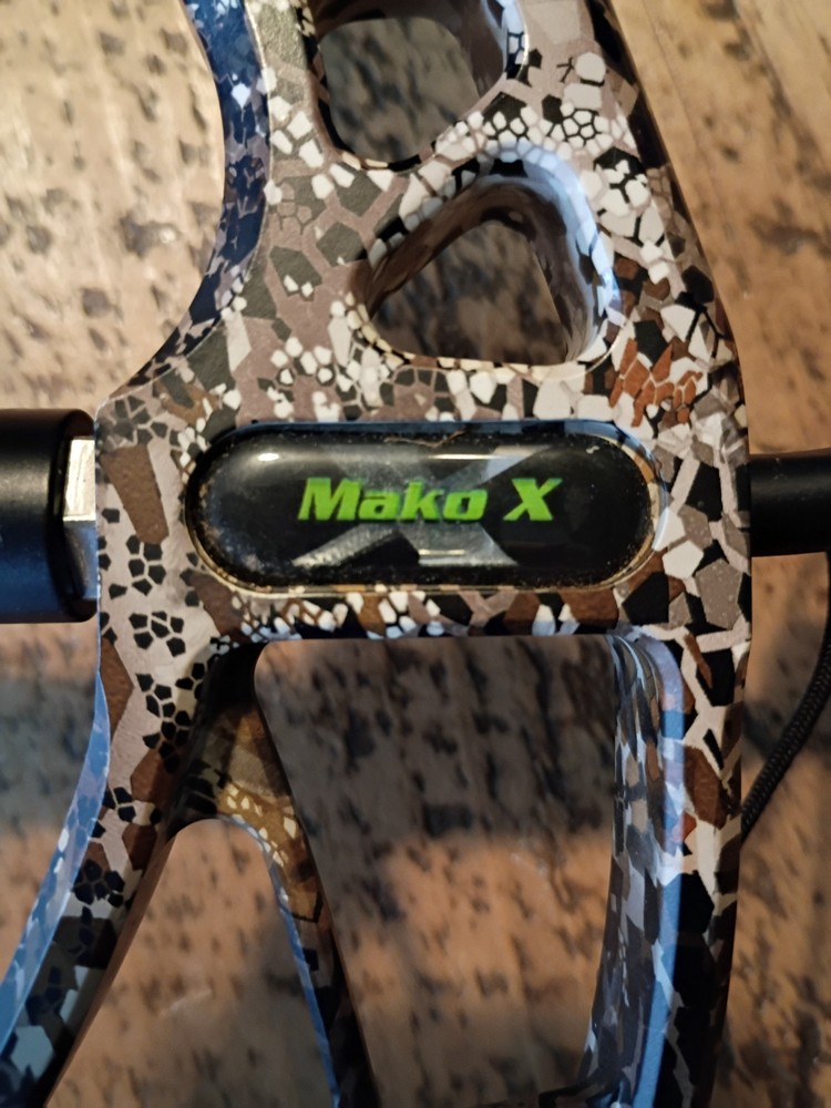 Xoedition Mako X Compound Bow Hunting Bundle