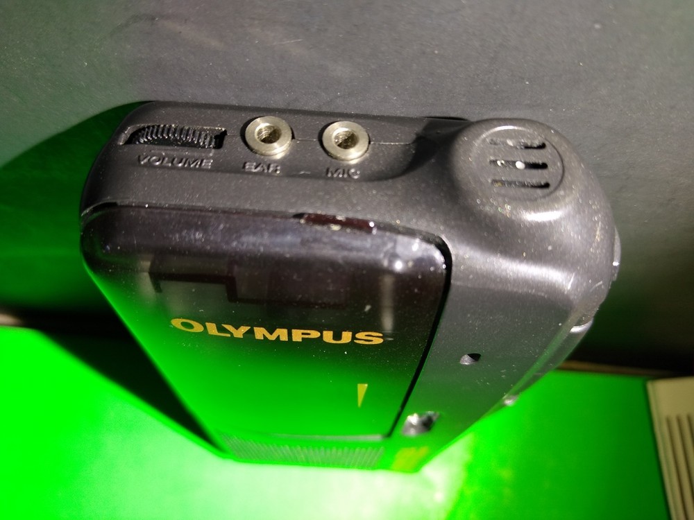 Olympus Pearlcorder Model S924 w/ Leather Case, Box & Papers - NOT fully working