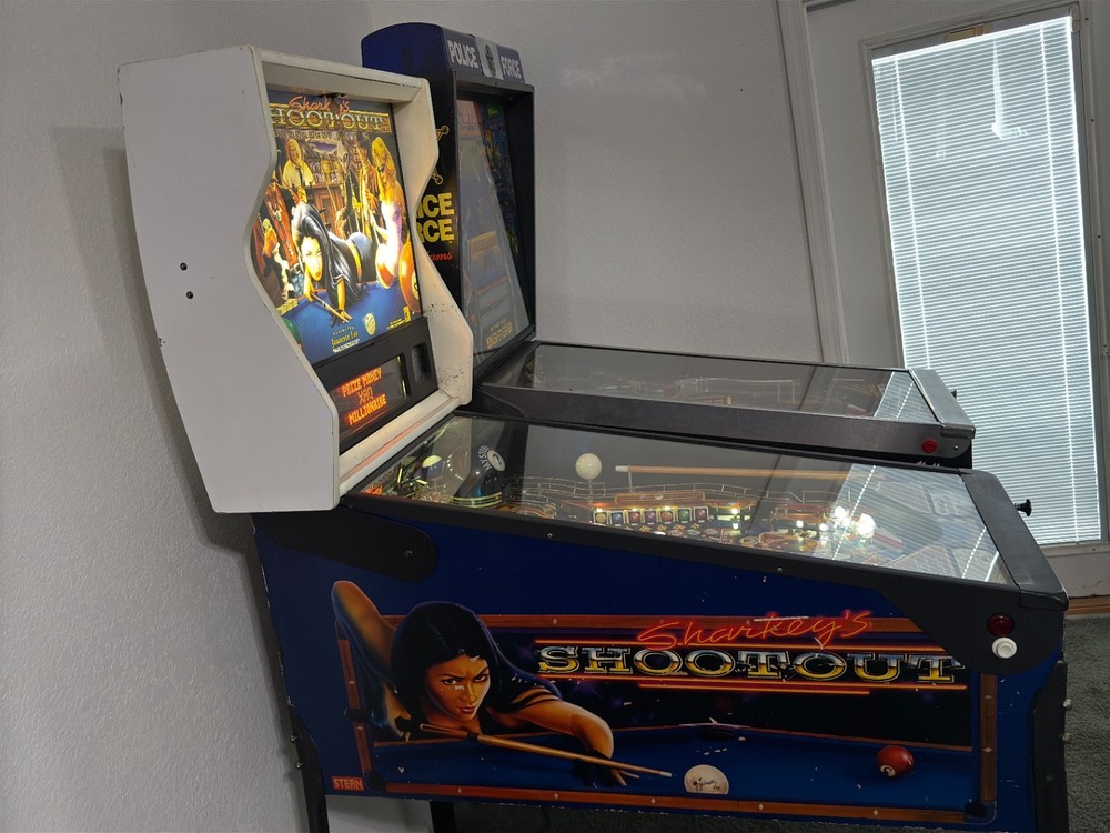 Sharkeys Shootout Pinball Machine