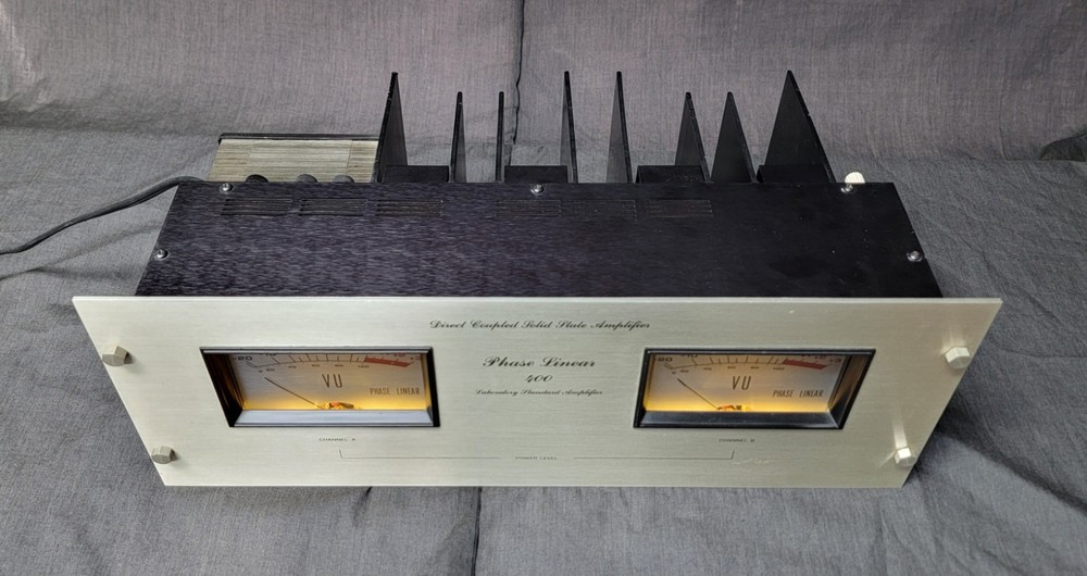 Phase Linear 400 Direct Coupled Solid State Power Amplifier