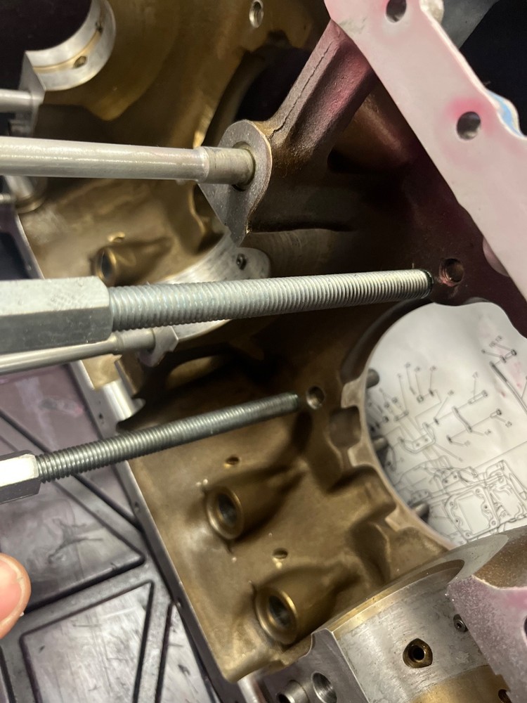 Case splitting tool Lycoming wide deck