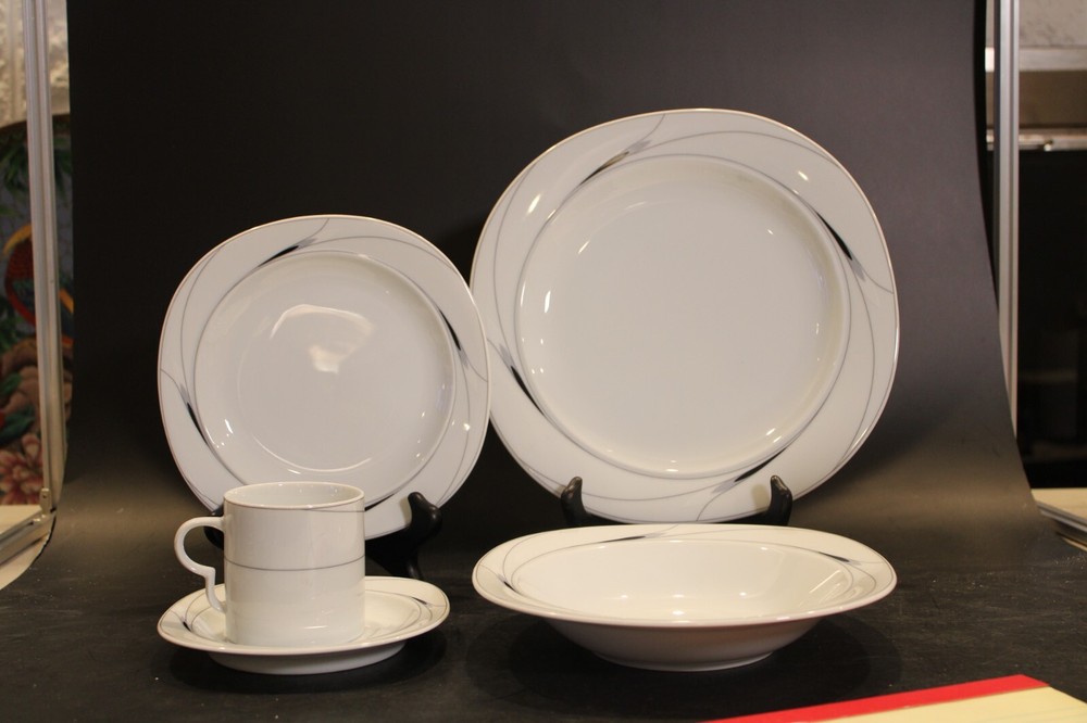 Mikasa Caviar 1 - 5 setting (5 Pieces) 10 sets available