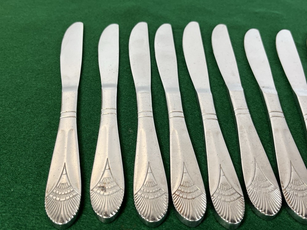 NEXT DAY GOURMET DINNER KNIVES STAINLESS SHELL PATTERN: HEAVY DUTY JAPAN