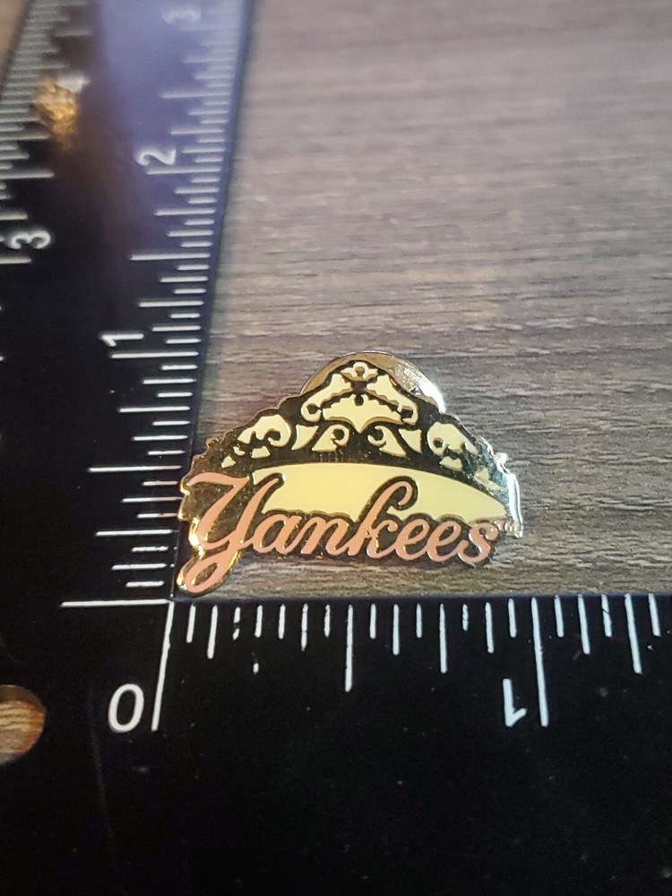 New York Yankees Logo Pin MLB Baseball E1