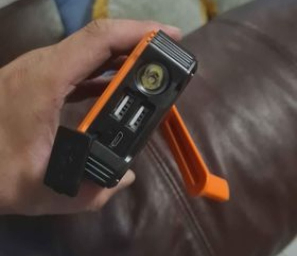 DYNAMO HAND CRANK SOLAR POWERED USB POWERBANK 12000mah