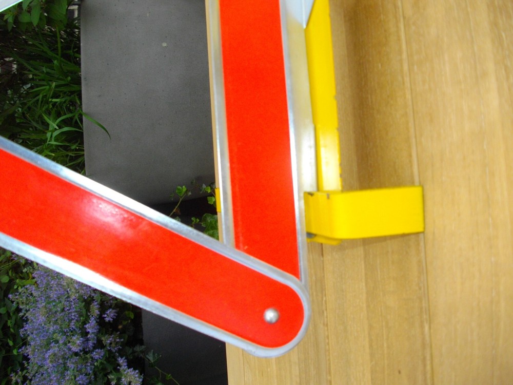 Fold-Out WARNING TRIANGLE Hazard Sign Sturdy Solid Metal Wind Resist USA Made