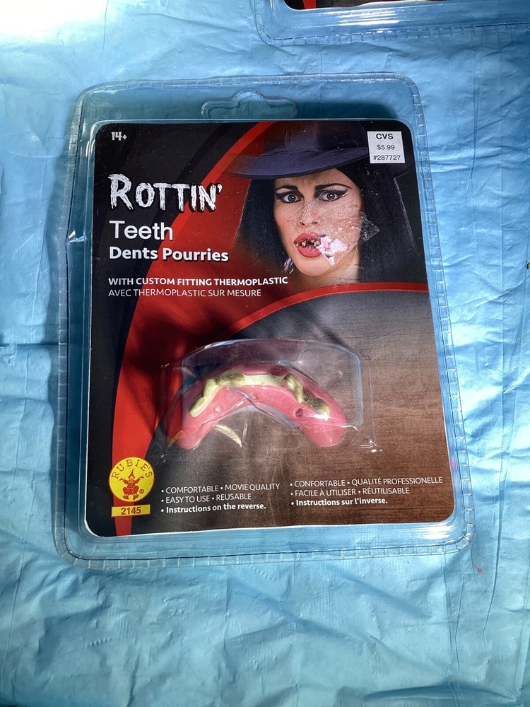 Halloween Fake Rotting Teeth (2 pack)