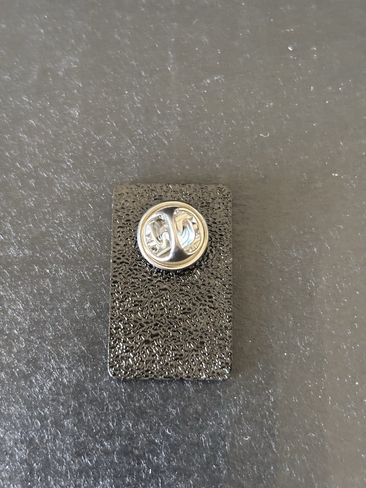 Vuori Active Wear Logo Pin
