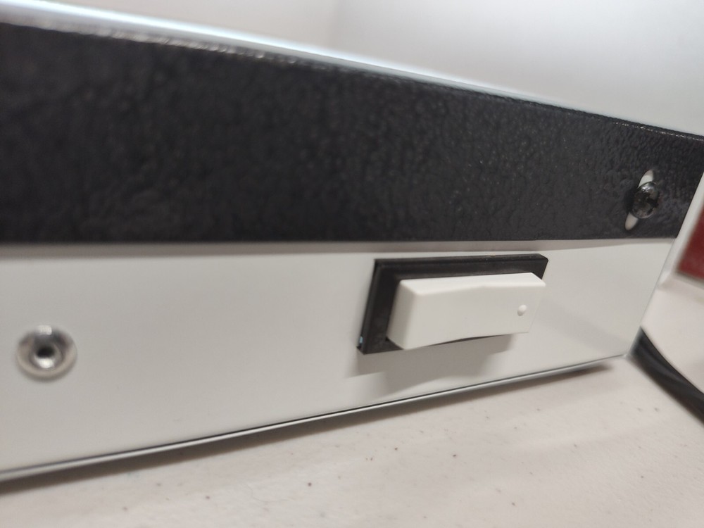 SAMIGON LIGHTBOX 12” X 10-1/2” X 2-1/4" W