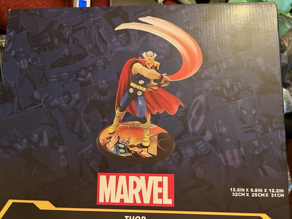 MARVEL THOR COLLECTABLE FiGURINE