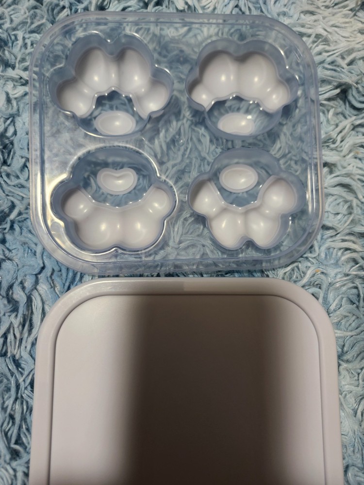 2 X Cat Lady 4 Paw Mold Tray ~ STACKABLE~ Purrfect for Jello & Ice Cubes