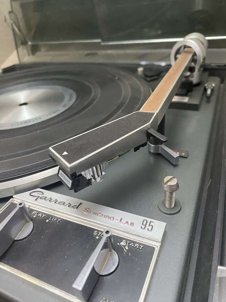 GARRARD SYNCHRO LAB 95 TURNTABLE / RECORD PLAYER