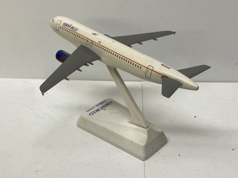 Airbus A320 Airworld Push Fit Display Model Missing Tail