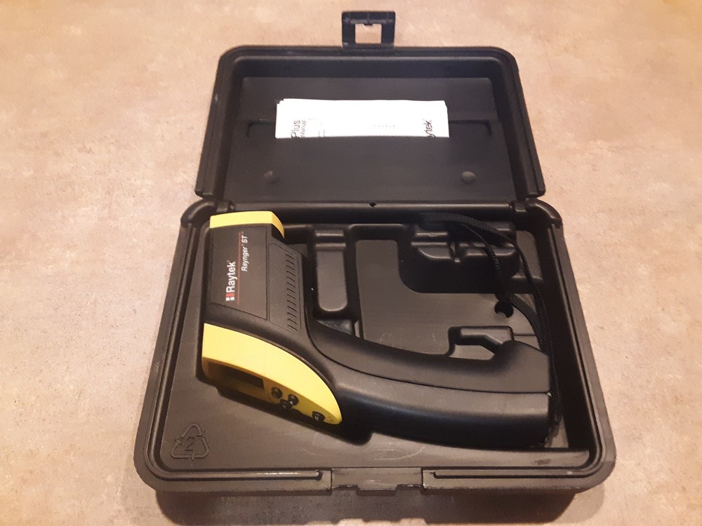 Raytek ST Pro Plus (ST60) Thermometer with Case