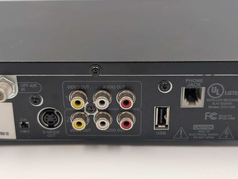 DirecTV D12-100 Satellite Receiver w/ Access Card – Powers On Untested
