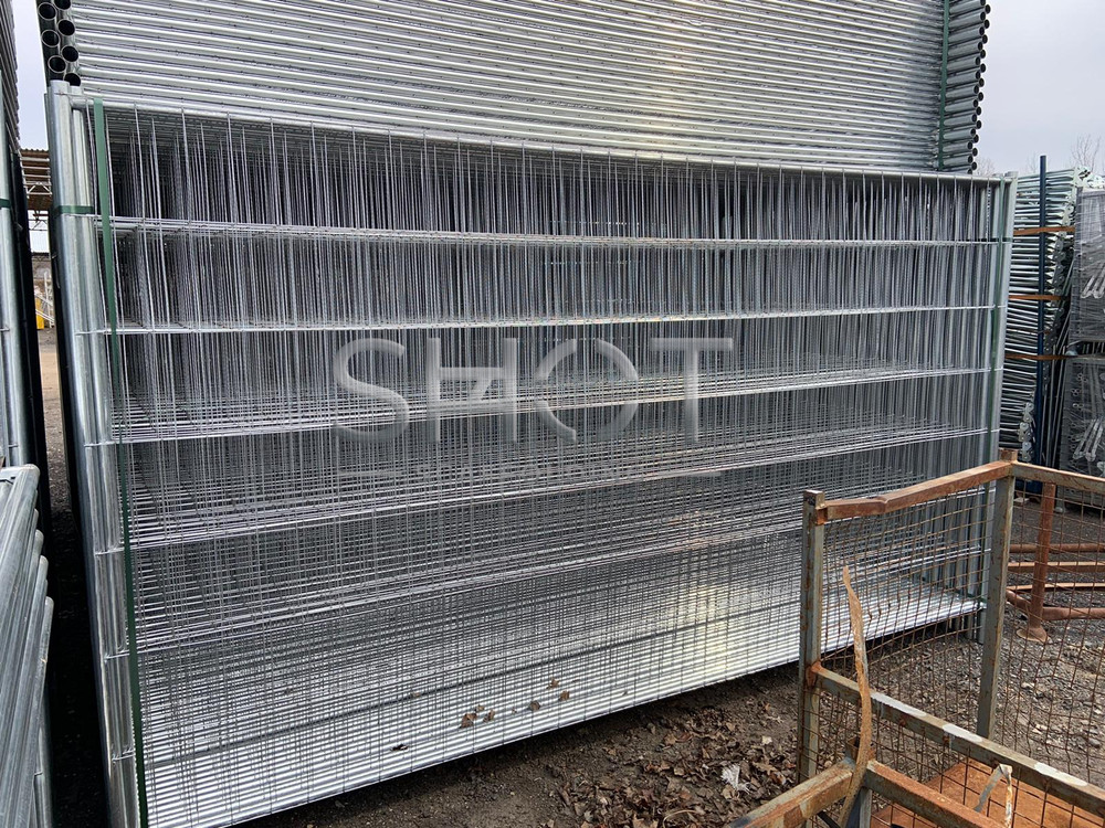 Mobile fence 200 linear meters construction fence construction site security